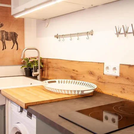Modern & Spacious For Up To 8 Persons