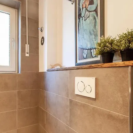 Modern & Spacious For Up To 8 Persons Würzburg