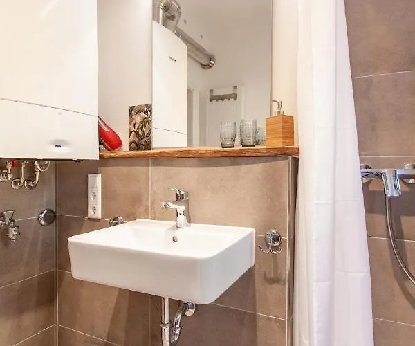 Moderne 100 Qm Stadtwohnung Neu Und Zentral Gelegen Apartment